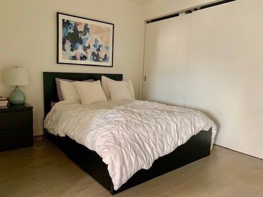 For Lease - 111 Bathurst Street Unit# 303, Toronto, Ontario - Photo 1