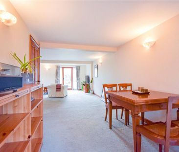 2 bedroom end of terrace house to rent - Photo 1