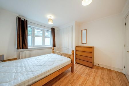 3 bedroom flat to rent - Photo 5