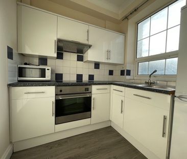 2 Bed Flat, Albert Road South, SO14 - Photo 1