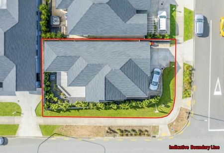 Charming 4BR Home in Flat Bush - Photo 2