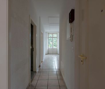 Helle 3.5-Zimmer-Wohnung mit hohen Räumen und gedecktem Balkon - Photo 6
