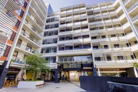 Broadway x Scape, Sydney - Photo 3