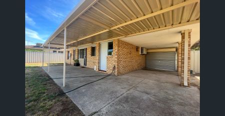 Neat & Comfortable Home in a Super Convenient Location! - Photo 3