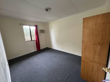 Unit in complex of 3 - Photo 3