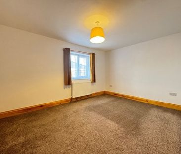 Truro, Truro, TR1 - Photo 3