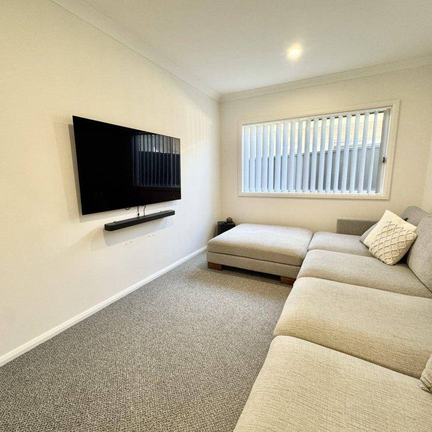 Spacious 3-Bedroom Modern Unit - Riverside Estate, Old Bar - Photo 1