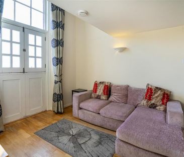 2 bedroom maisonette to rent - Photo 2