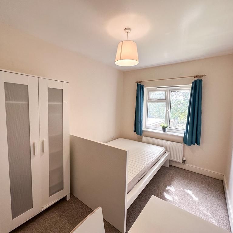 5 bedroom detached house to rent - Photo 1