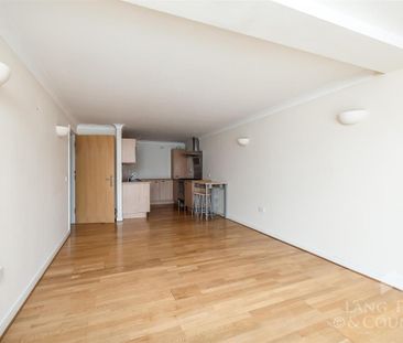 SUTTON HARBOUR - Photo 1