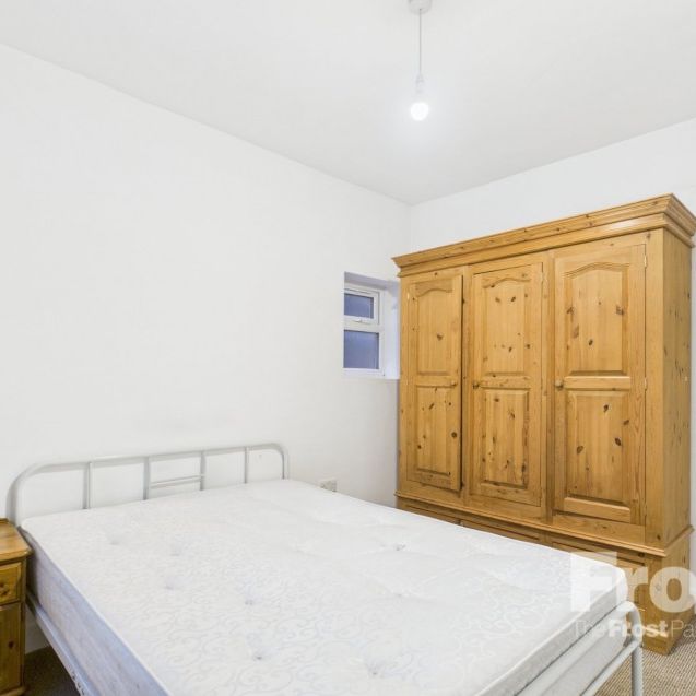 Staines Road, Feltham,TW14 - Photo 1