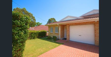 Beautifully Presented Single Level 3 Bedroom Duplex with Ducted Air Conditioning - Photo 2