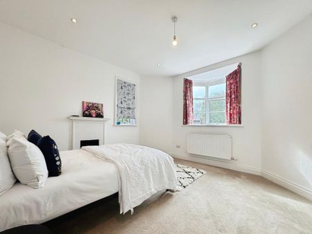 5 bedroom detached house to rent - Photo 4