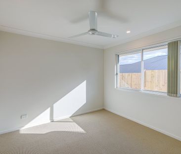 Brand-New Family Home in Park Lane Reserve! - Photo 2