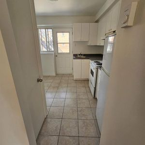 1 CH - 1 SDB - Montréal - $990 /mo - Photo 3