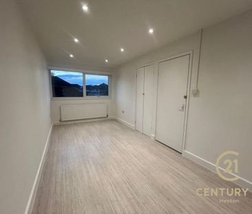 3 bedroom terraced house to rent - Photo 5