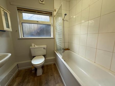 2, 54 Brookhill Avenue, Belfast, BT14 6BS - Photo 5