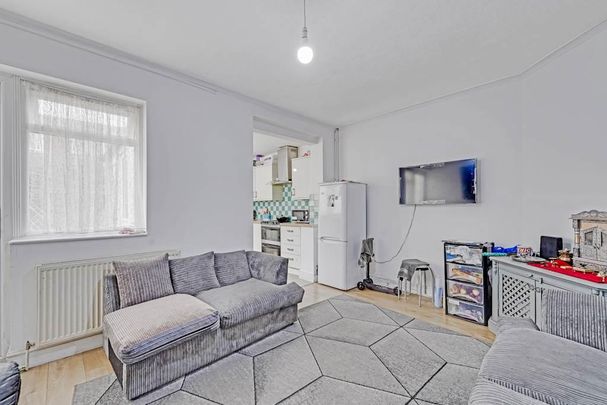 4 bedroom terraced house to rent - Photo 1