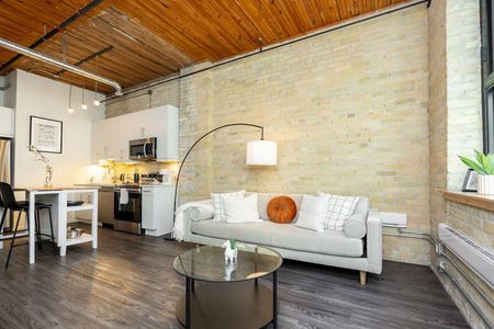 Market Avenue - Photo 2