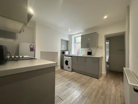 2 bedroom terraced house to rent - Photo 5