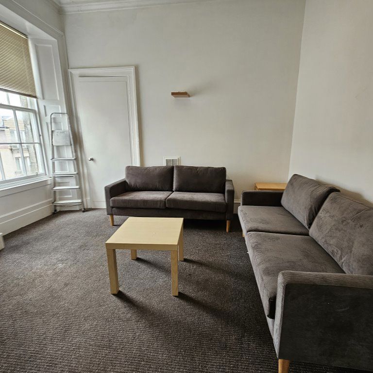 (Top Floor) Comely Green Pl, Edinburgh - Photo 1