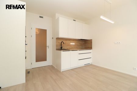 Pronájem bytu 1+kk a garsoniéry 30 m², Poděbradská 1197, Praha - Photo 2
