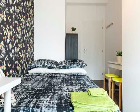 Via Zante, Milan, Lombardy 20138 - Photo 3