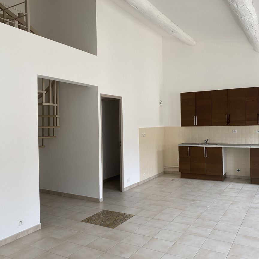 Location Appartement 3 pièces 63m² NIMES 30900 - Photo 1
