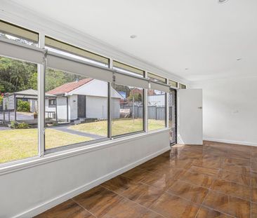 Character & Charm! Walk to Town!! - Photo 2