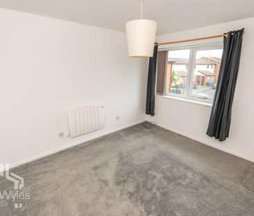 2 bedroom flat to rent - Photo 2