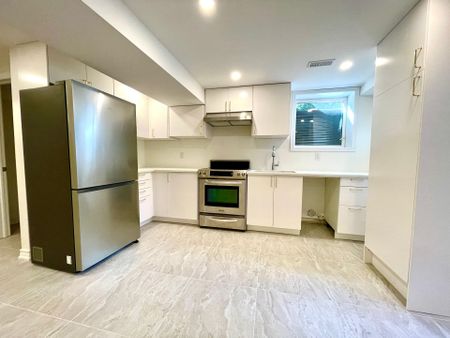 For Lease - 106 Vivians Crescent Unit# Basement, Brampton, Ontario - Photo 2