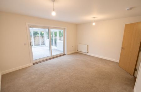 5 bedroom Semi-detached house to rent - Photo 2