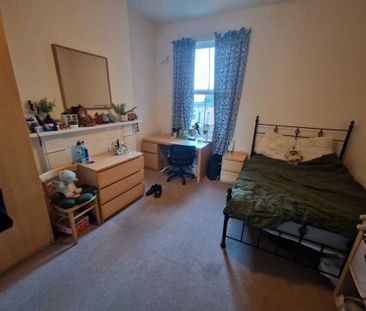 6 Bed Student Accommodation - Photo 3