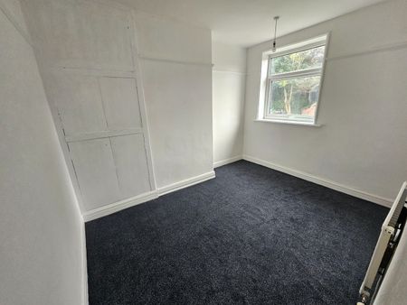 3 Bed Semi-Detached House, Cliffdale Drive, M8 - Photo 5