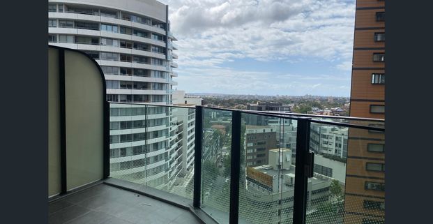 LARGE 1BED EXPERIENCE THE LUXURY LANDMARK - Photo 1