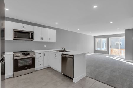 For Lease - 102 Seabert Drive, Arnprior, Ontario - Photo 3