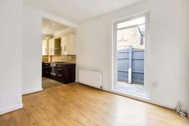 Leigham Court Drive, Leigh-on-sea, SS9 - Photo 1