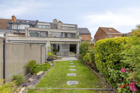 Gelijkvloers appartement met 2 slaapkamers, tuin & garage. - Photo 3