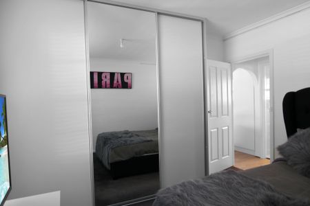 Charming 2-Bedroom Homette - Perfect for Comfortable Living! - Photo 4