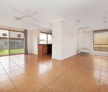 LOCATION LOCATION! - Photo 4