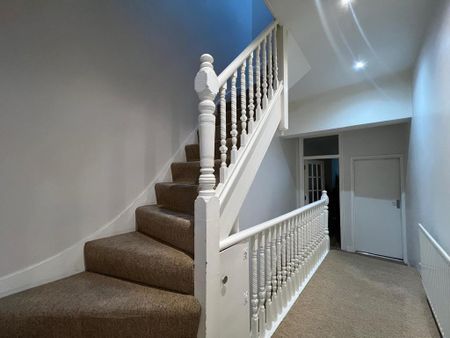 3 bedroom apartment to rent - Photo 5