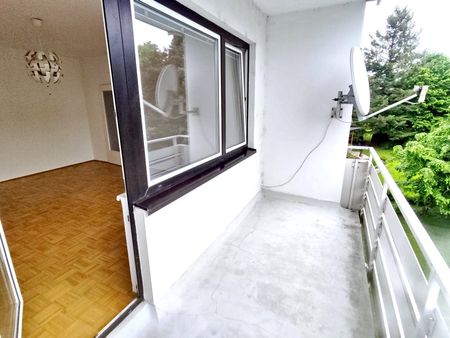 Sehr gut geschnittene Zweizimmer-Wohnung mit Balkon und Garagenplatz - Zentrale, ruhige Lage - Foto 3