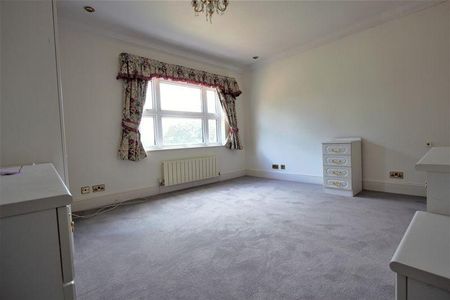 4 bedroom detached house to rent - Photo 3