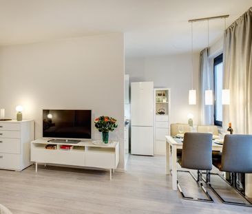 Partly renovated and quiet, in Lehel near Isar river - Photo 2