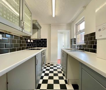 2 bedroom terraced house to rent - Photo 5