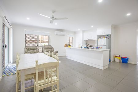 7 Sunrise Link, Pimpama QLD 4209 - House For Rent - $720 | Domain - Photo 3