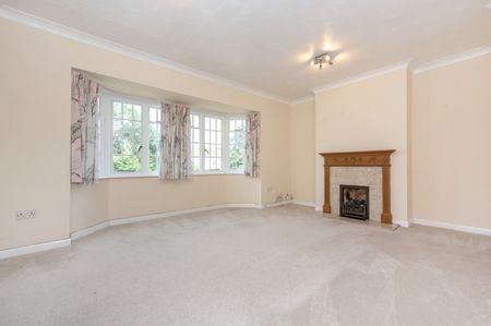 2 Bed Maisonette, Lock Chase, SE3 - Photo 4