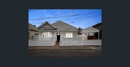 Relaxed Family Living, Vibrant Lifestyle Location - Photo 2