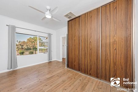 Entertainer's Dream with Ample Shedding - Photo 2