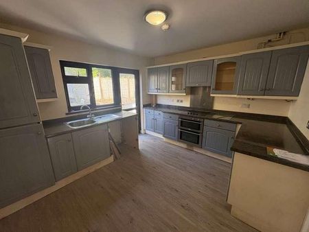 Commercial Road, Pontardawe, Swansea, SA8 - Photo 3